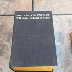 The Complete Works of William Shakespeare. 1099 pages Romanian edition